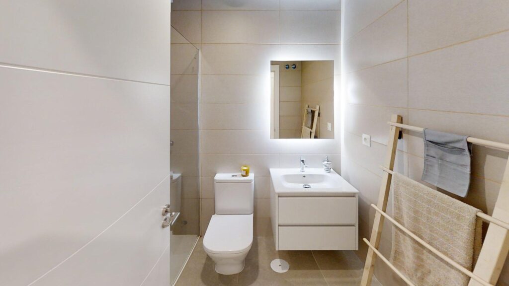 2-Urbanizacion-SUP-Bathroom 1